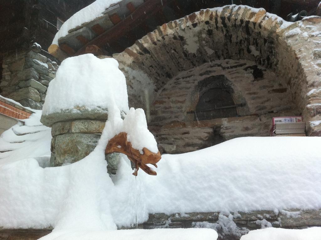 Bed and Breakfast Alpe Rebelle Bionaz Екстер'єр фото