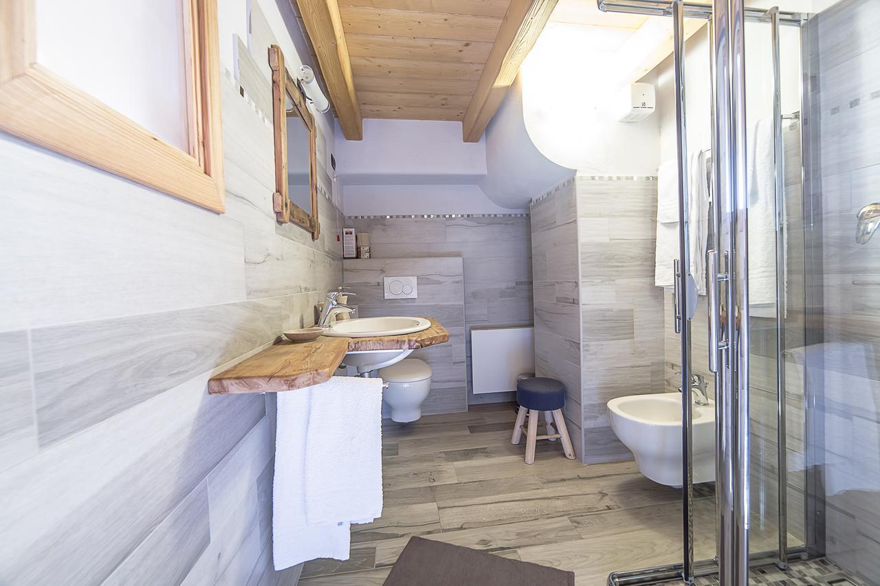 Bed and Breakfast Alpe Rebelle Bionaz Екстер'єр фото